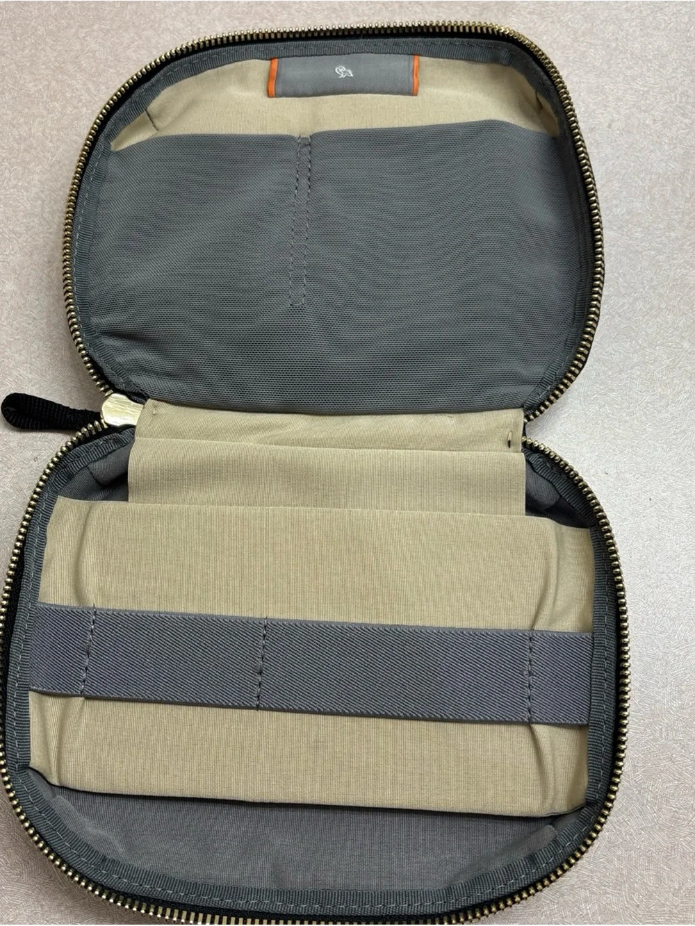 Bellroy Tech Kit Organizer Mini Metal Owl Emblem Black Travel Case